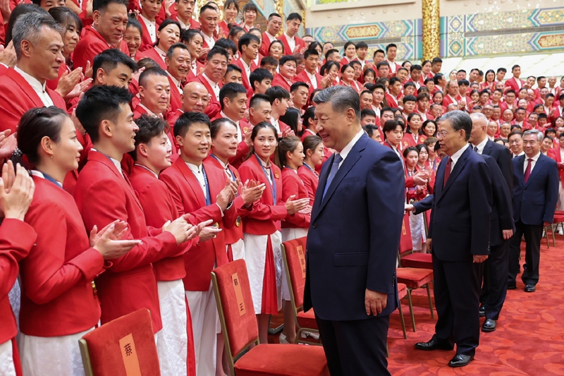 2024年8月20日，習(xí)近平總書記在人民大會(huì)堂接見第33屆夏季奧林匹克運(yùn)動(dòng)會(huì)中國體育代表團(tuán)全體成員。